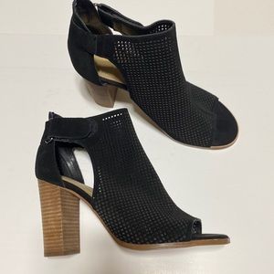 Marc Fisher unworn peep toe ankle boots size 9 m